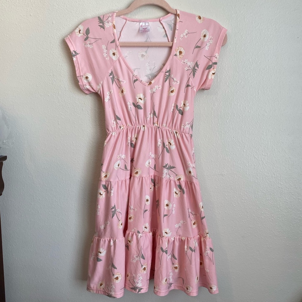 super soft pink floral sundress, size XS 🌸